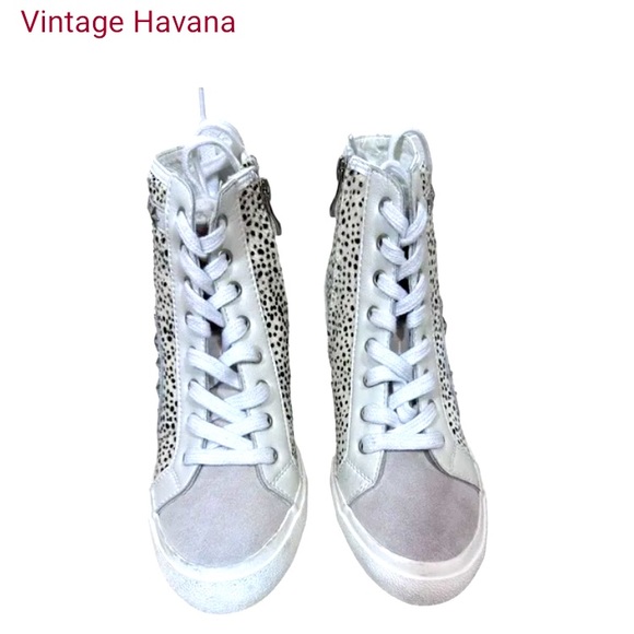 Vintage Havana Shoes - Vintage Havanas Wild Cheetah Print with star embellishments !
